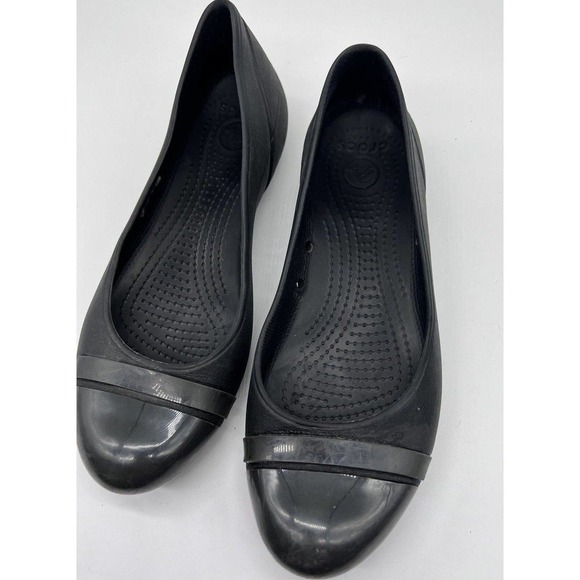 Crocs Women's 8W Ballet Flats Shiny Cap Toe Black Slides Slip On Comfort Shoes - Picture 2 of 6